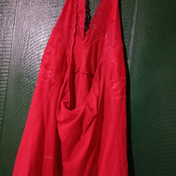Sexy Red Lace Halter Top - Picture 6 of 10